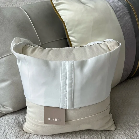 Meshki White Strapless Rose Appliqué Crop Top - Picture 7 of 10